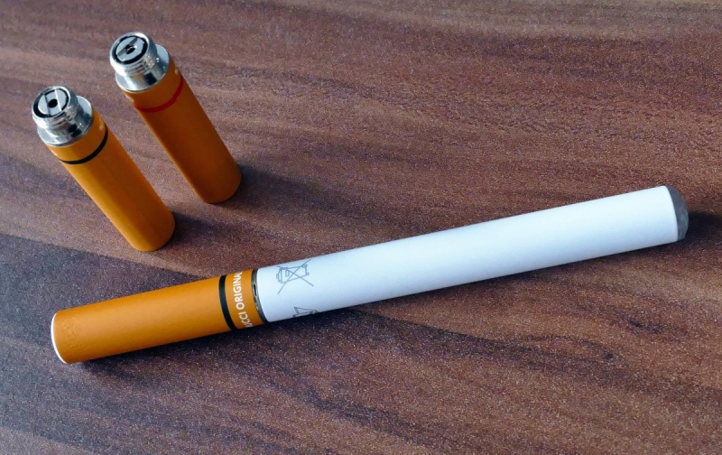 e-cigarette-LA ROQUE ESCLAPON-min_electronic_cigarette_e_cigarette_nicotine_vapor_vaporizer_smoke_tobacco-663282